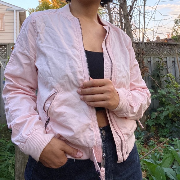 Baby pink hollister jacket - Picture 2 of 4
